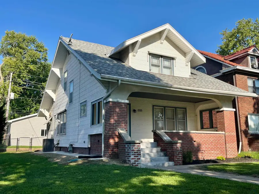 2319 Jackson Street, Sioux City, IA 51104 - #2