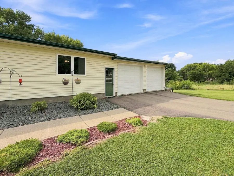 1805 Glen Ellen Road, Sioux City, IA 51106 - #2