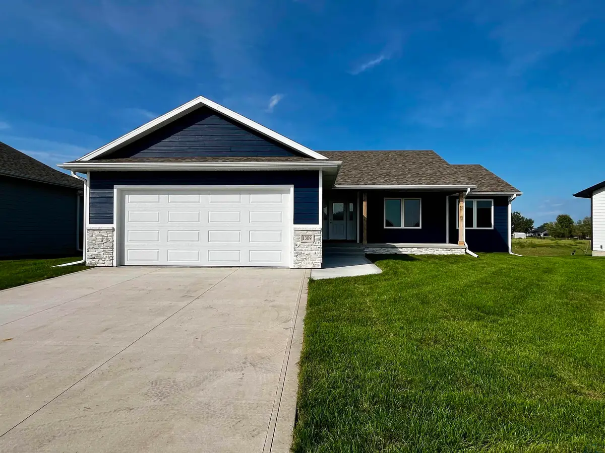1309 Country Club Drive, Elk Point, SD 57025 - #1
