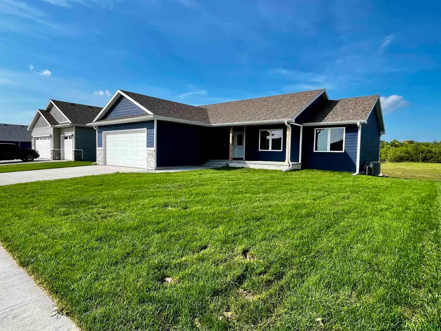 1309 Country Club Drive, Elk Point, SD 57025 - #2
