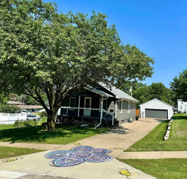 1810 S Cypress St, Sioux City, IA 51106