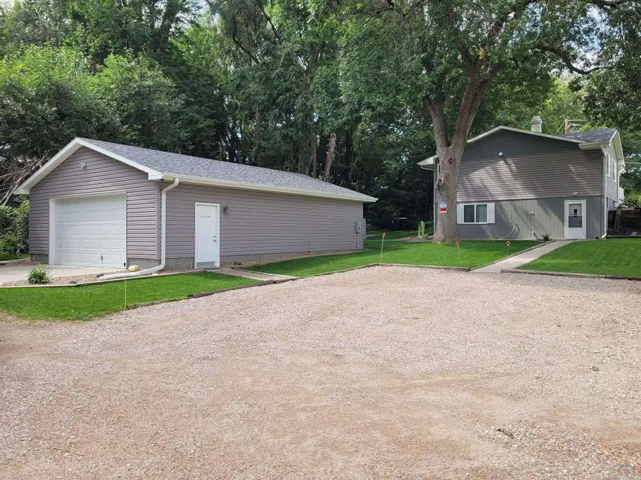 1600 S Patterson Street, Sioux City, IA 51106 - #2