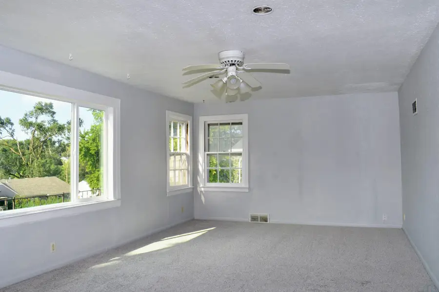 3119 Garretson Ave, Sioux City, IA 51106 - #3