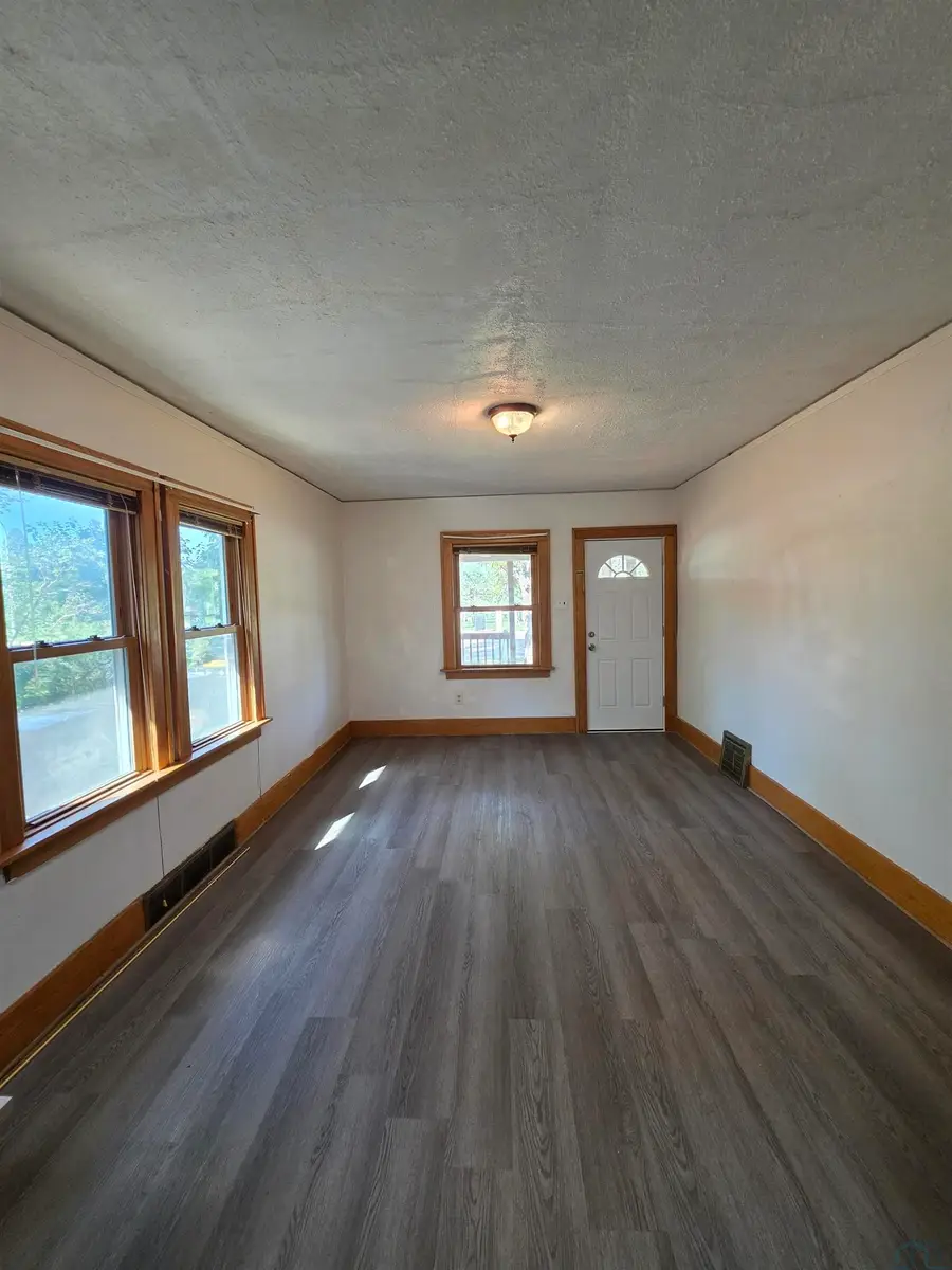 3006 S Lakeport, Sioux City, IA 51106 - #3
