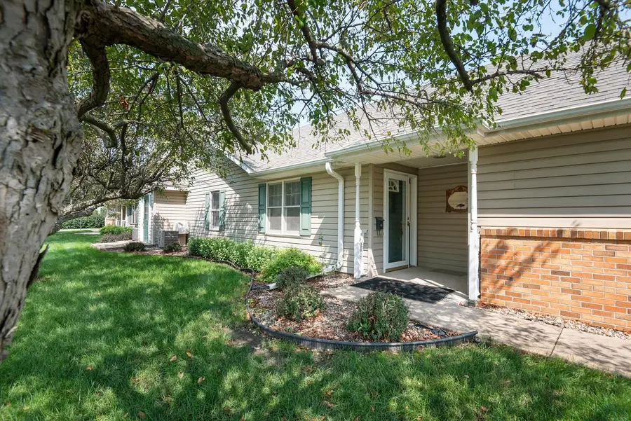 708 2nd St Se #101, Orange City, IA 51041 - #3
