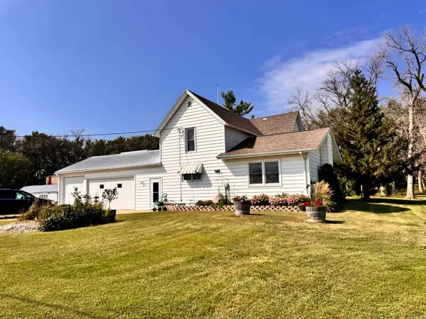 2881 Silver Ave, Sanborn, IA 51248