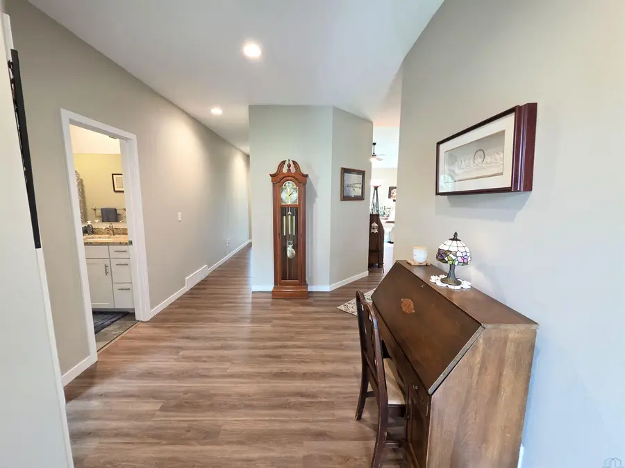 4228 Fremar Drive, Sioux City, IA 51104 - #3