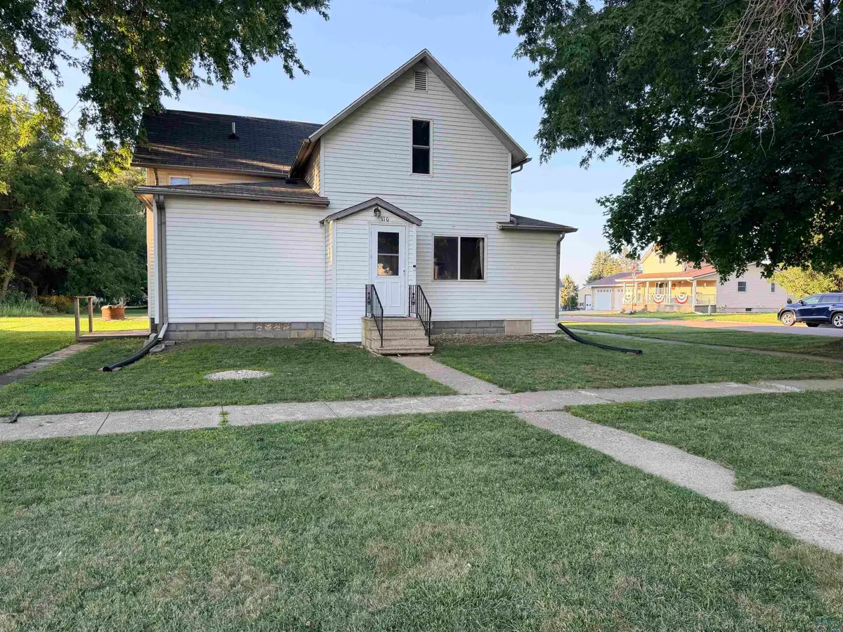 110 N HAMILTON AVE, Cleghorn, IA 51014 - #1