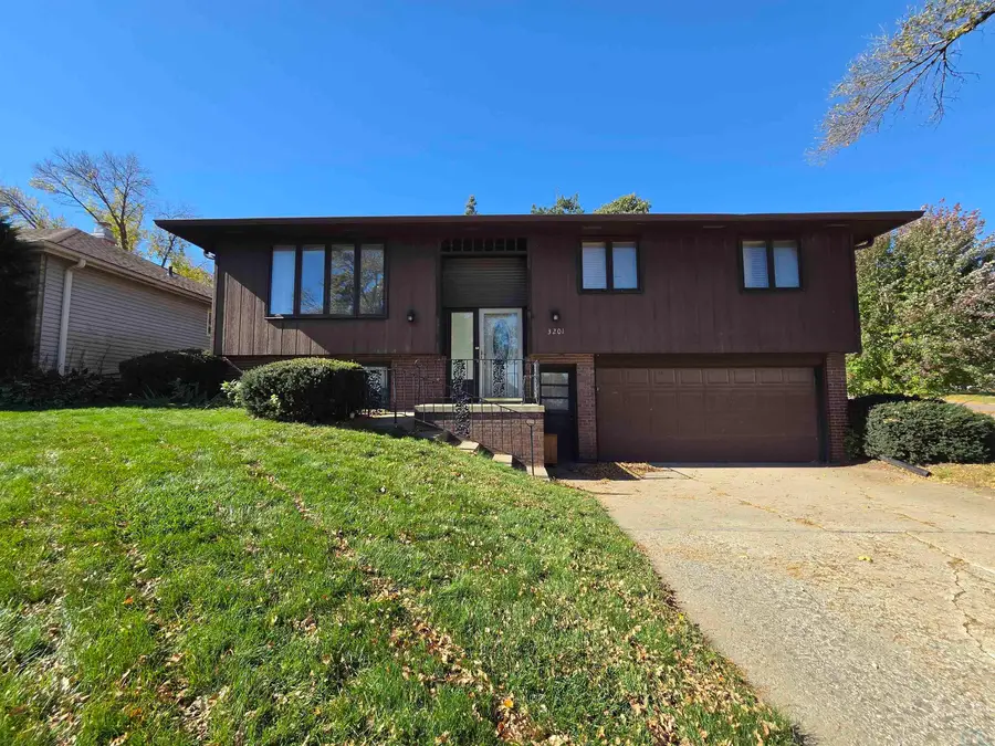 3201 S Cypress, Sioux City, IA 51106 - #2