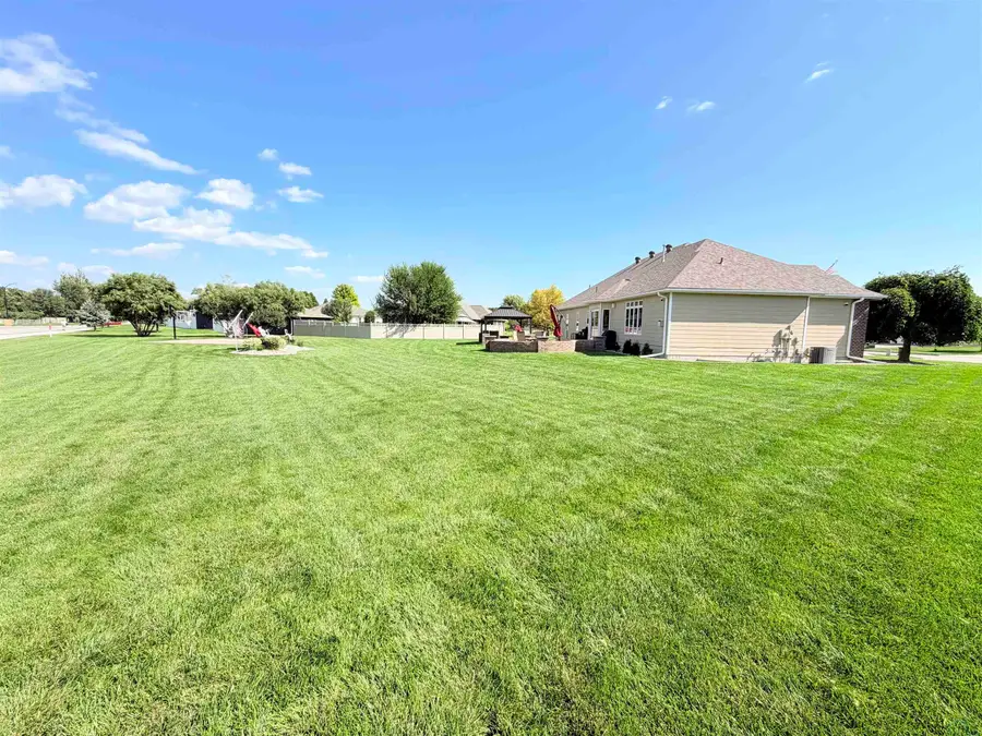 906 Rockwood Ct., Sergeant Bluff, IA 51054 - #3