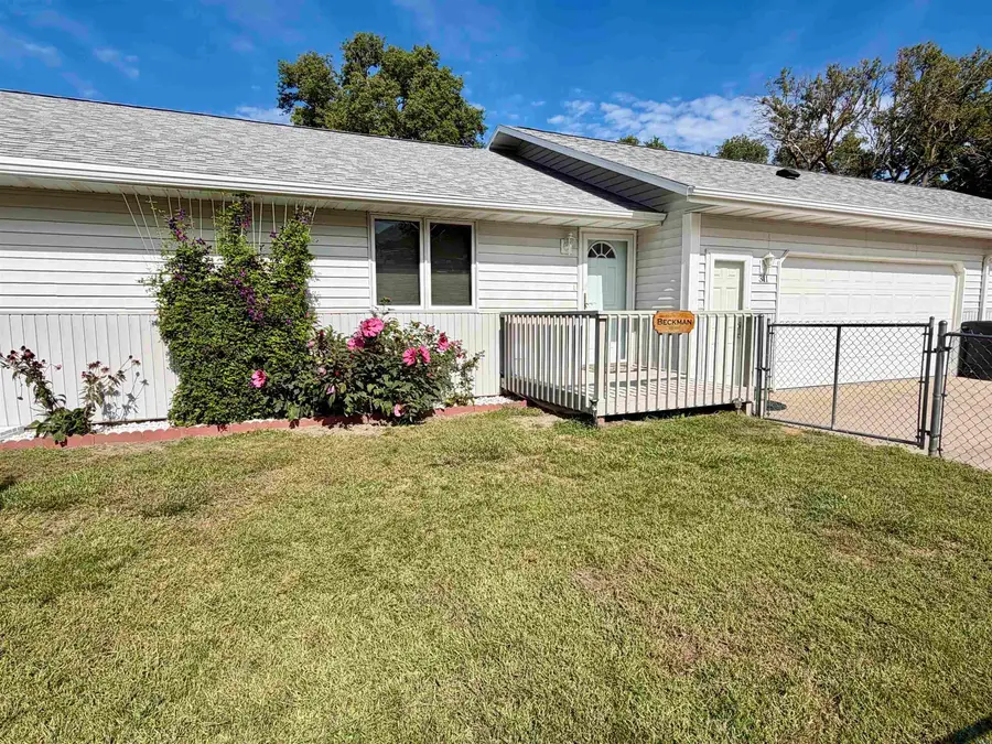 311 S Court St, Elk Point, SD 57025 - #3