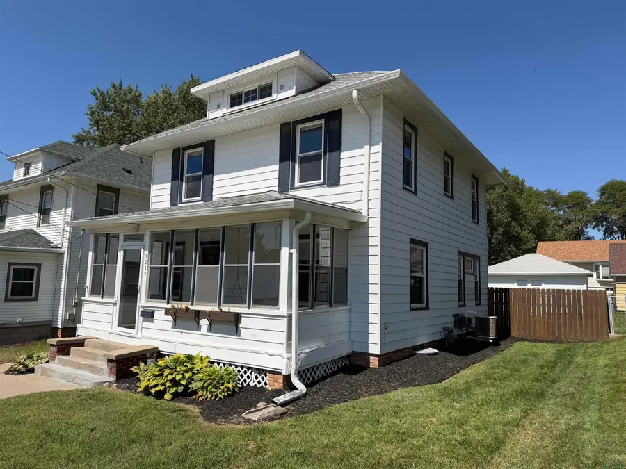3019 Dodge Ave, Sioux City, IA 51106 - #2
