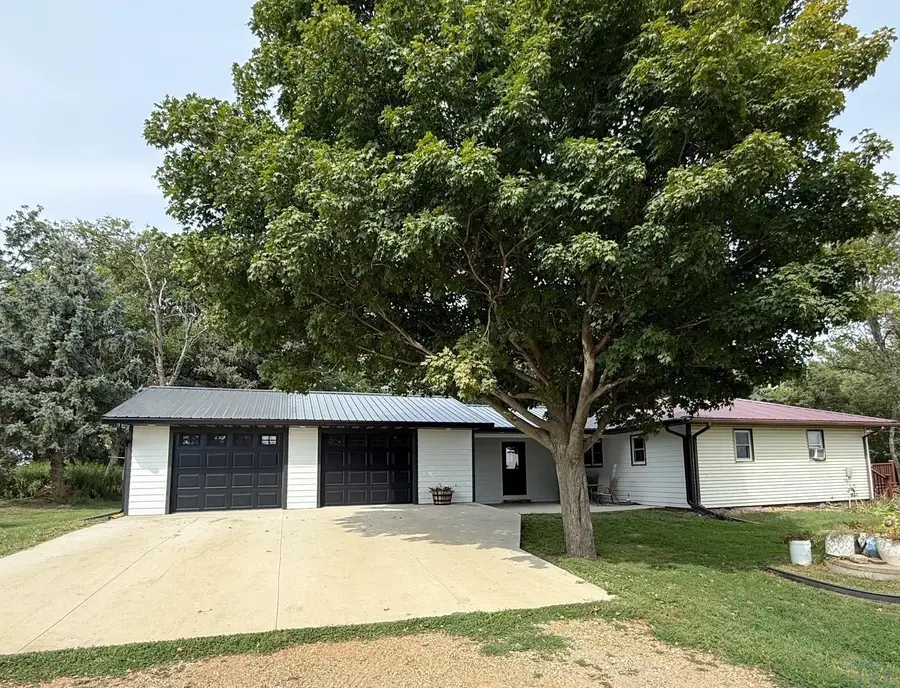 2027 Garfield Ave, Rock Rapids, IA 51246 - #2