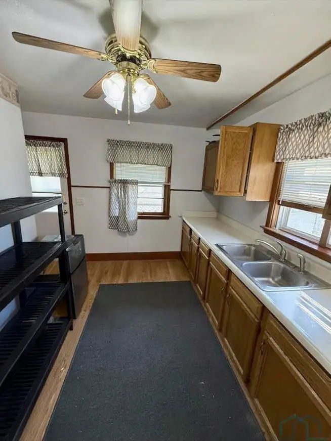 1720 S Nicollet St, Sioux City, IA 51106 - #2