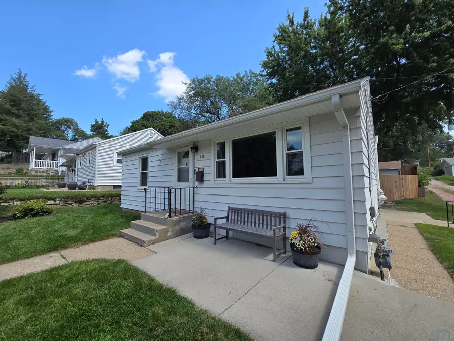 1720 S Rustin, Sioux City, IA 51106 - #2