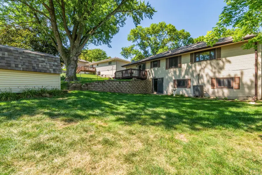 3428 Walden Ave, Sioux City, IA 51106 - #2