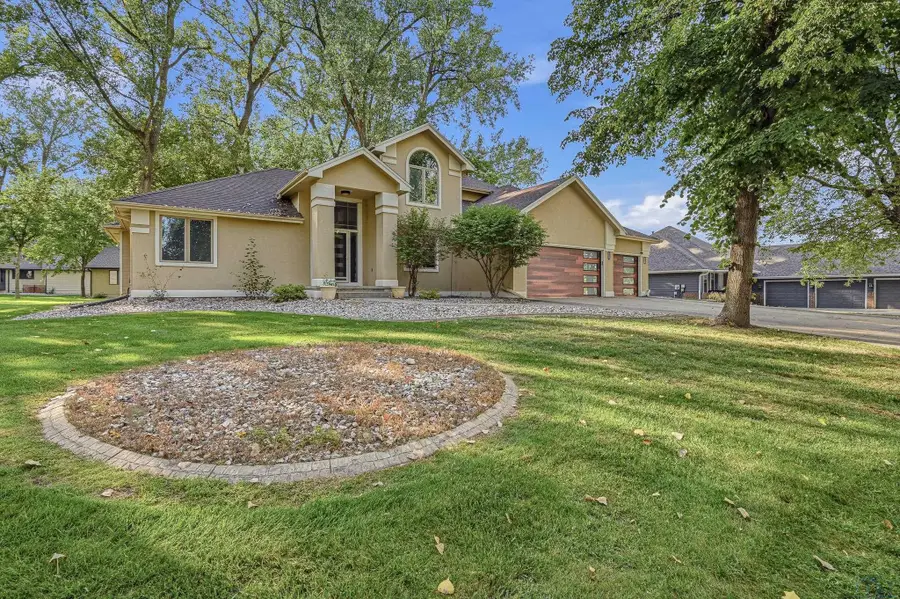704 E St Andrews, Dakota Dunes, SD 57049 - #2
