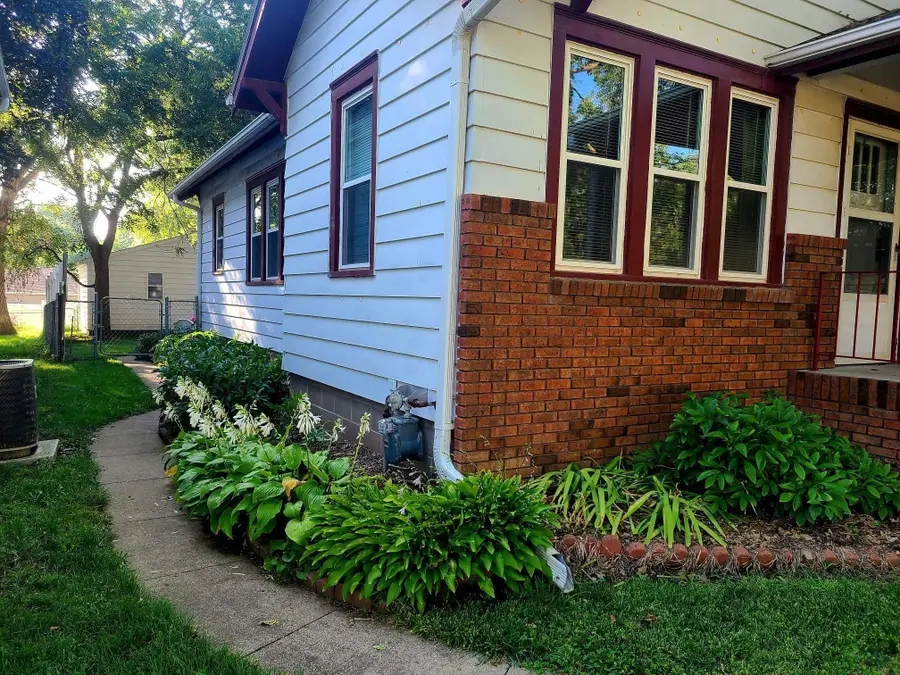 2109 S. Magnolia Street, Sioux City, IA 51106 - #2