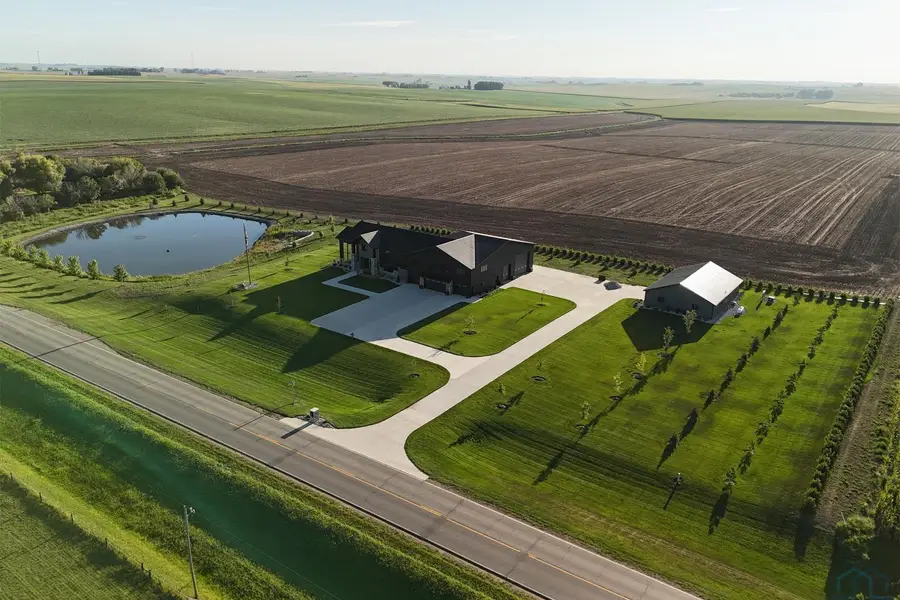 4187 Jackson Ave, Orange City, IA 51041 - #3
