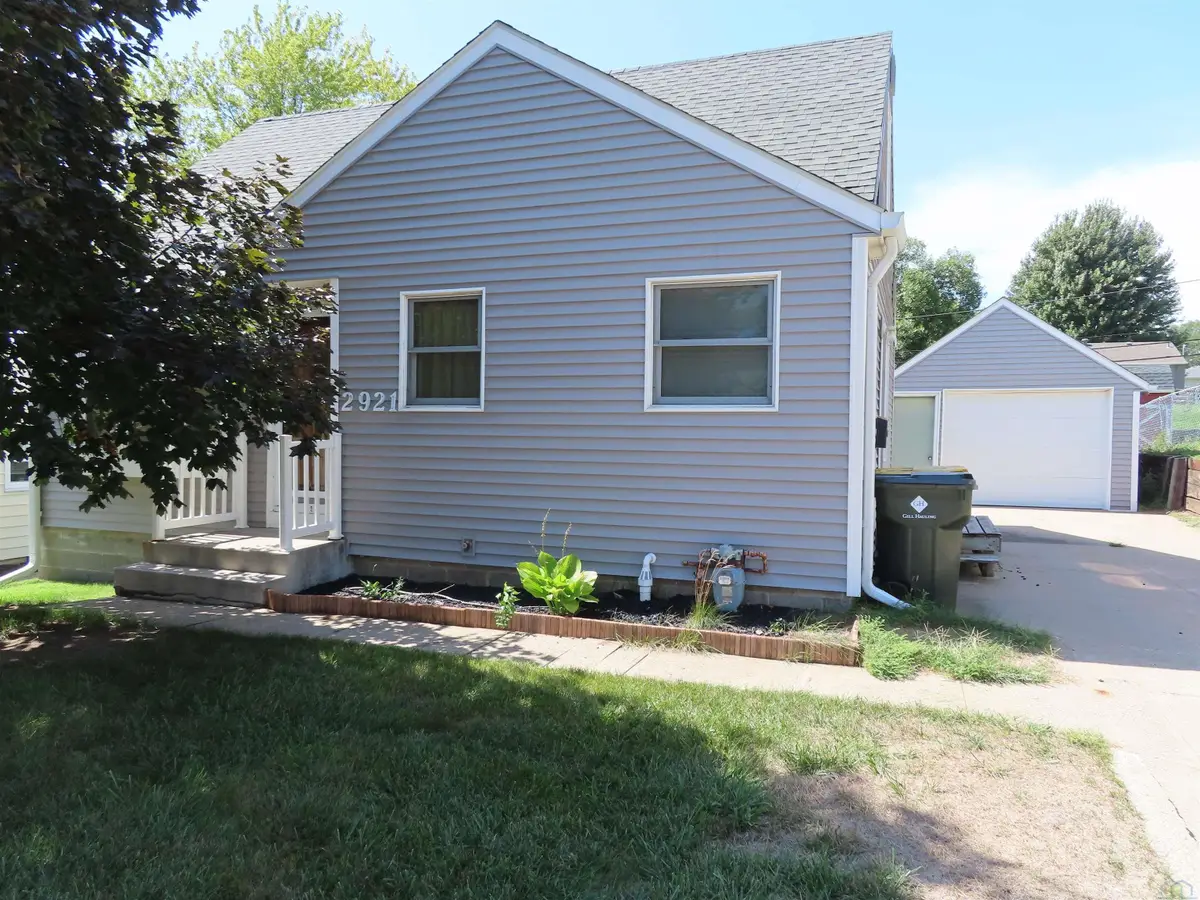 2921 S Coral, Sioux City, IA 51106 - #1