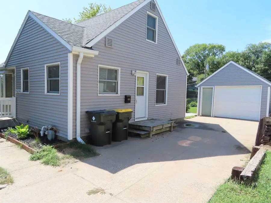 2921 S Coral, Sioux City, IA 51106 - #2
