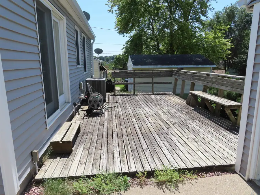 2921 S Coral, Sioux City, IA 51106 - #3