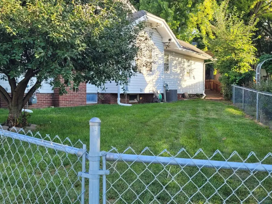 2963 Stone Park Blvd., Sioux City, IA 51104 - #2