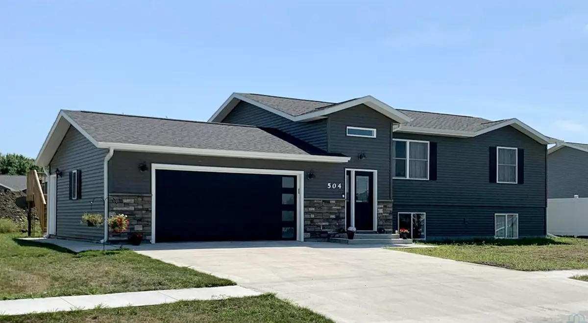 504 E 13TH ST, Storm Lake, IA 50588 - #1