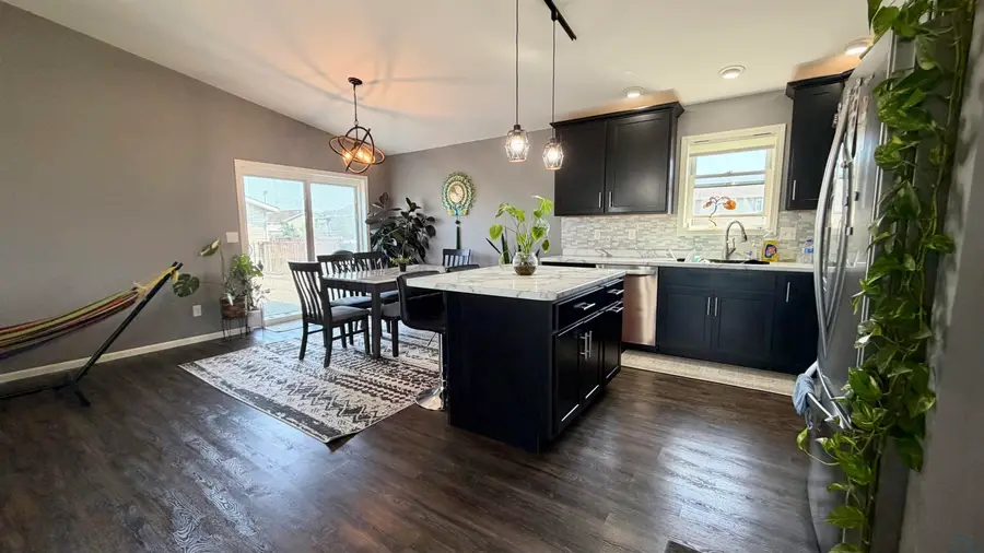 504 E 13TH ST, Storm Lake, IA 50588 - #2
