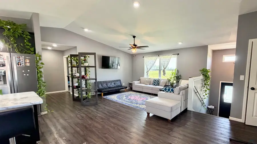 504 E 13TH ST, Storm Lake, IA 50588 - #3