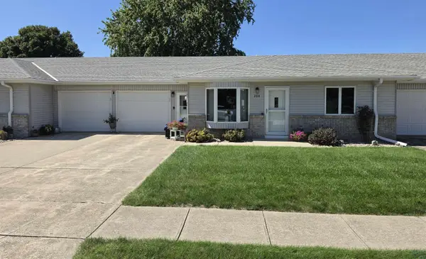 204 24th Ave, Sheldon, IA 51201