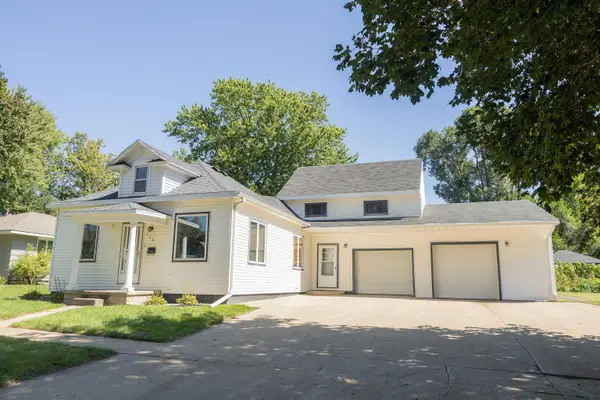 120 2nd Avenue NE, Sioux Center, IA 51250