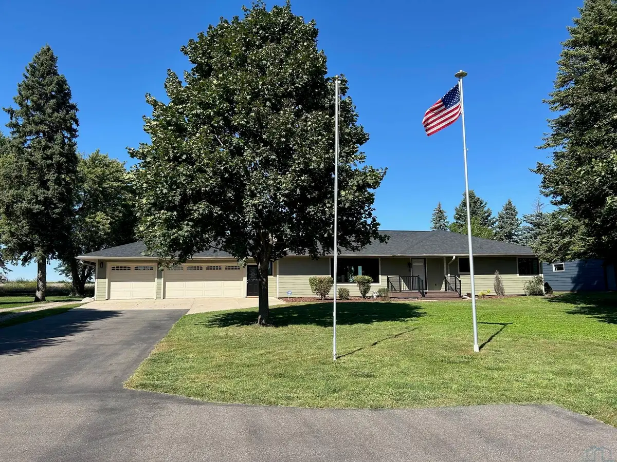 560 NE 3rd ST, Hartley, IA 51346 - #1