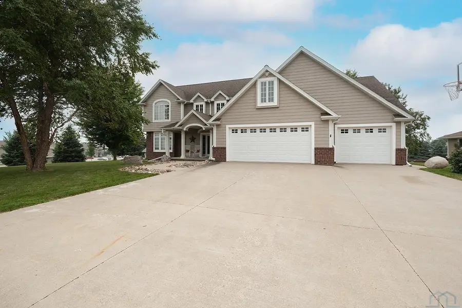 681 14th Street SE, Sioux Center, IA 51250 - #3
