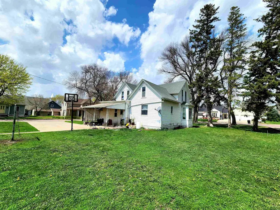 1304 3rd St., Hull, IA 51239 - #2