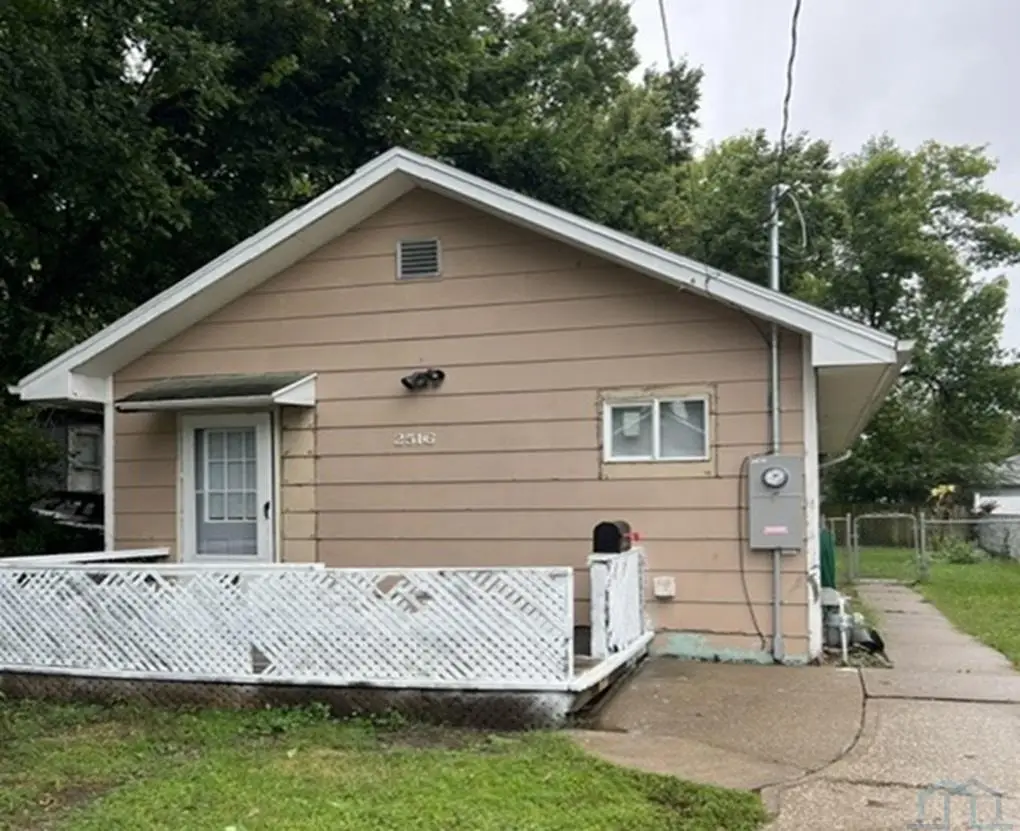 2516 W 6th, Sioux City, IA 51103 - #1