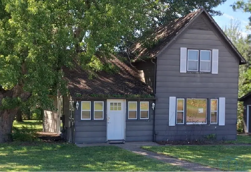 405 SE 13th, Beresford, SD 57004 - #1