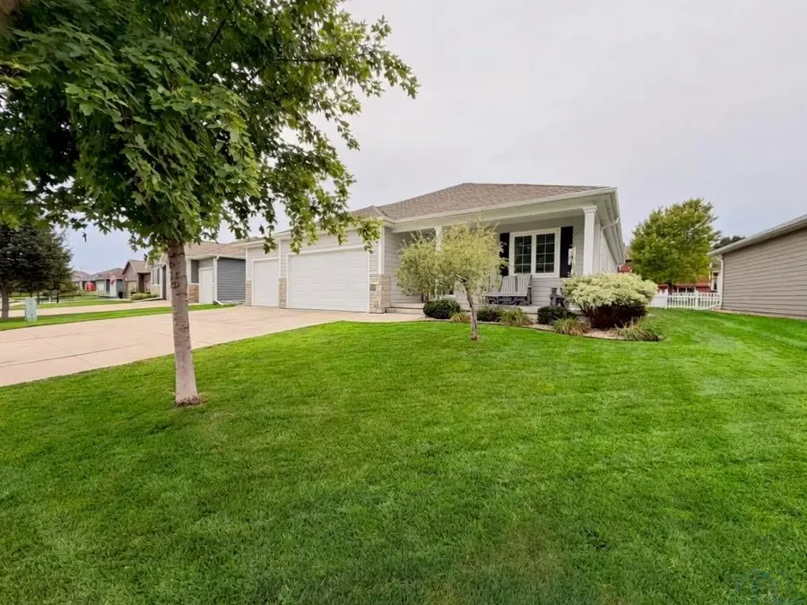 656 Prairie Blvd, Dakota Dunes, SD 57049 - #3
