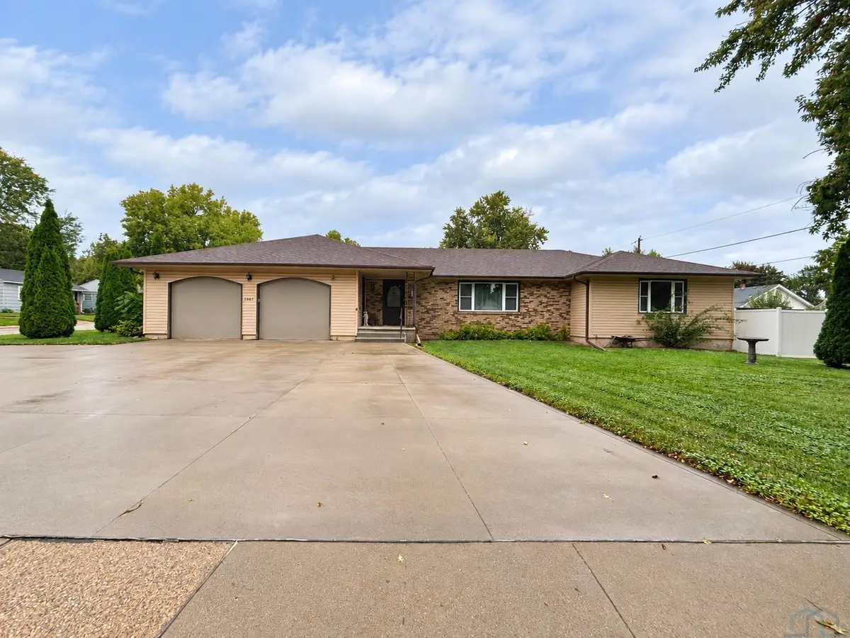 3405 41st, Sioux City, IA 51108 - #1