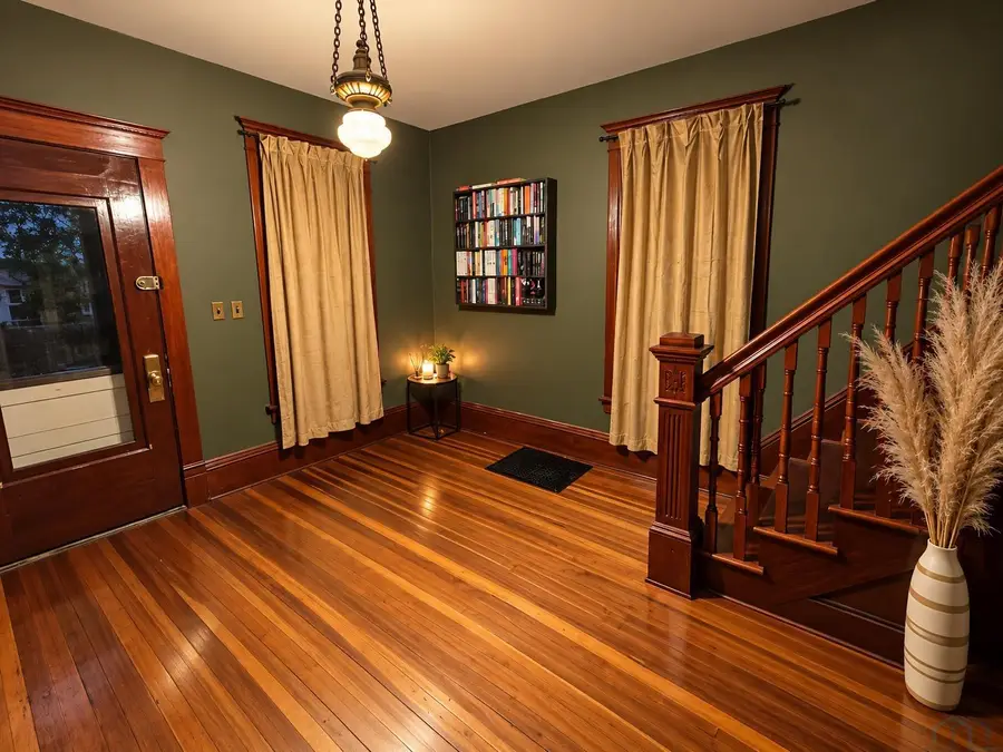 530 Iowa St., Akron, IA 51001 - #2