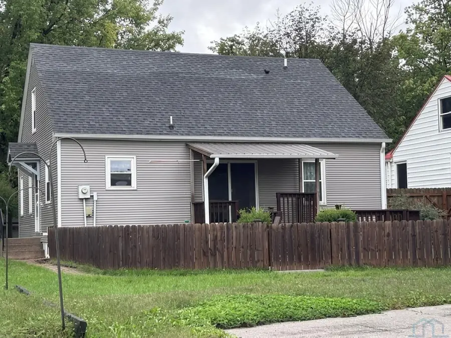 1007 S 2nd Avenue, Rock Rapids, IA 51246 - #2