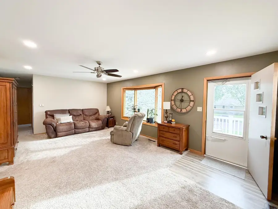 1105 S Marshall St, Rock Rapids, IA 51246 - #2