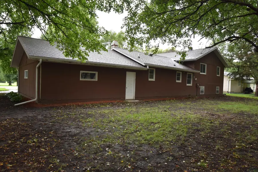 939 6TH ST, Ocheyedan, IA 51354 - #3