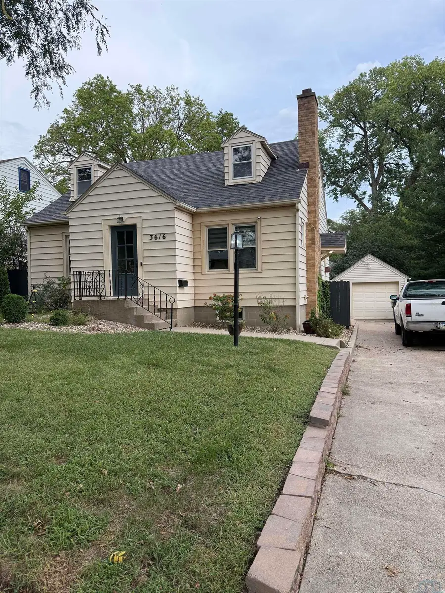 3616 JENNINGS ST, Sioux City, IA 51104 - #2