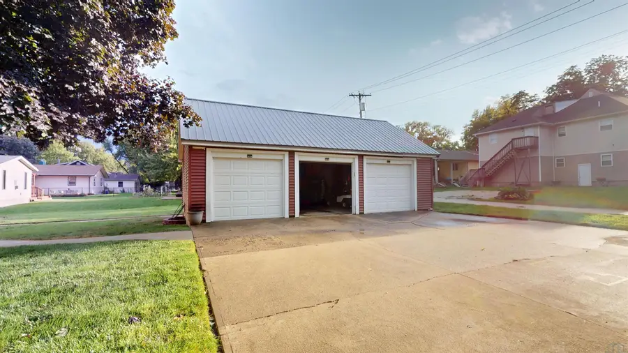302 Lake St, Alta, IA 51002 - #2