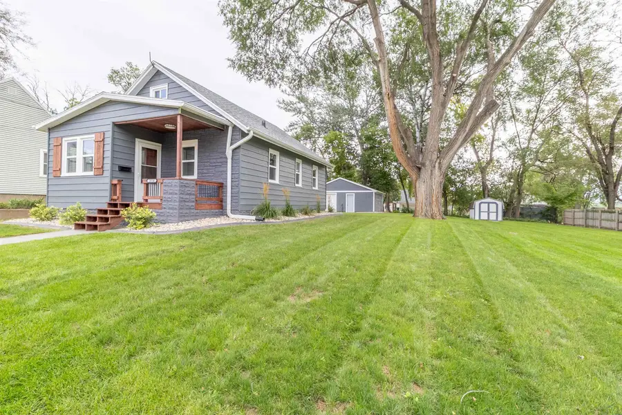 2614 Morgan St, Sioux City, IA 51104 - #2