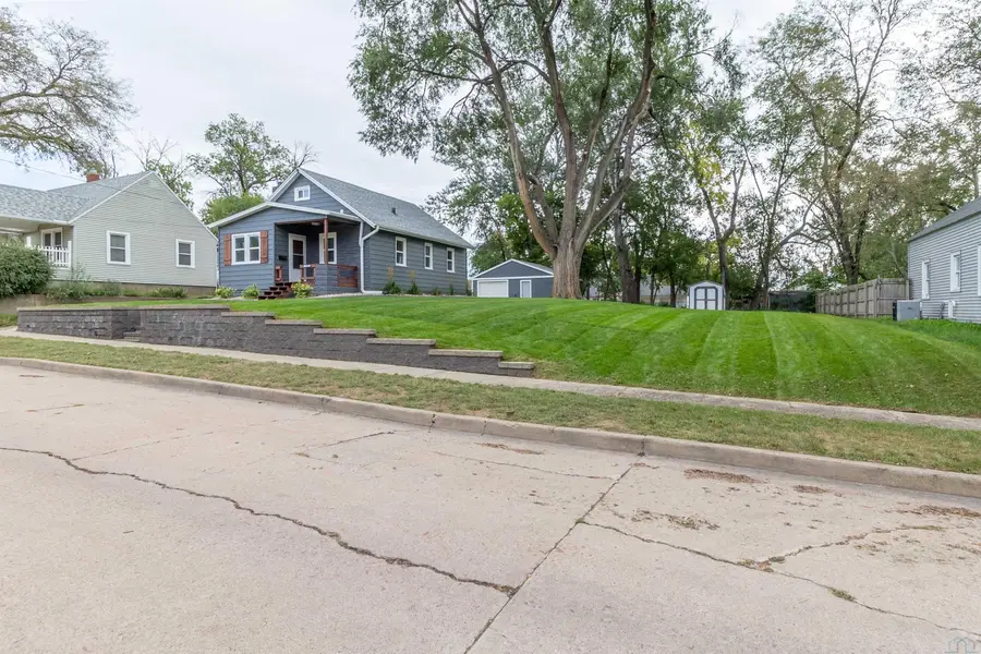 2614 Morgan St, Sioux City, IA 51104 - #3