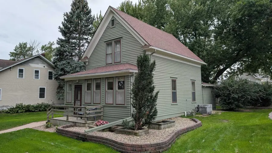 215 1ST AVE SE, Sioux Center, IA 51250 - #3