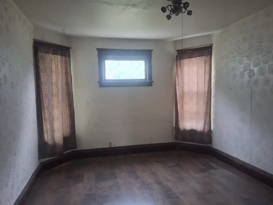2204 W 4th Street, Sioux City, IA 51103 - #3