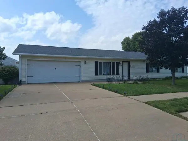 1921 Fairbanks, Sioux City, IA 51109